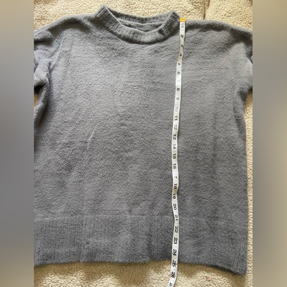 🌸 Amazon 🌸 thick grey sweater - Picture 7 of 8